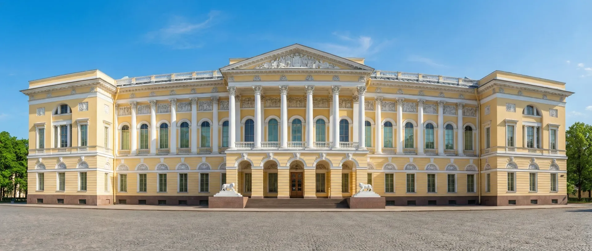 Львы у Русского музея